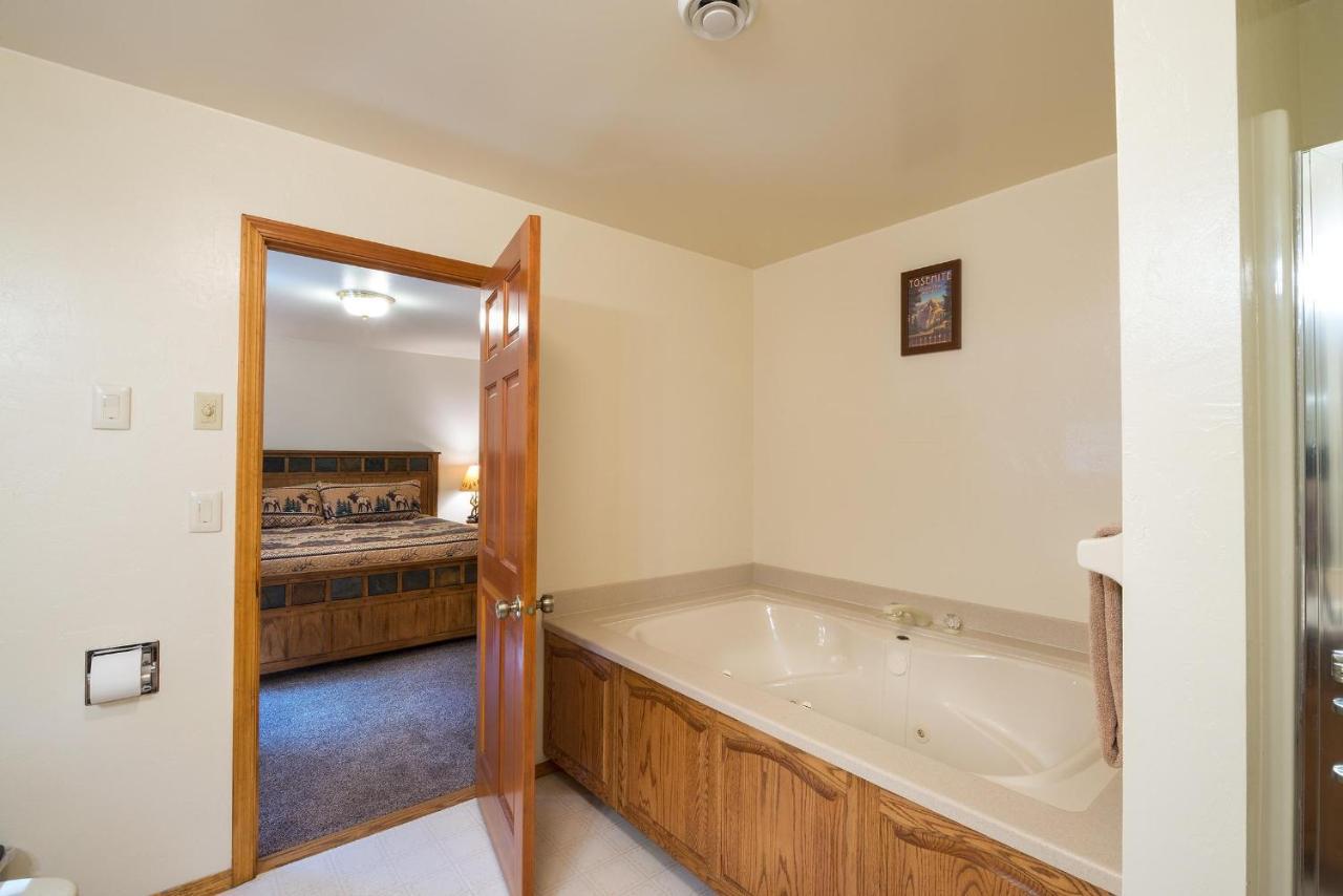 יוסמיטי ווסט Quail Crossing Lodge מראה חיצוני תמונה